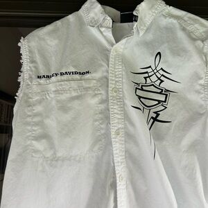 Harley Davidson sleeveless vest style button up. Size Medium